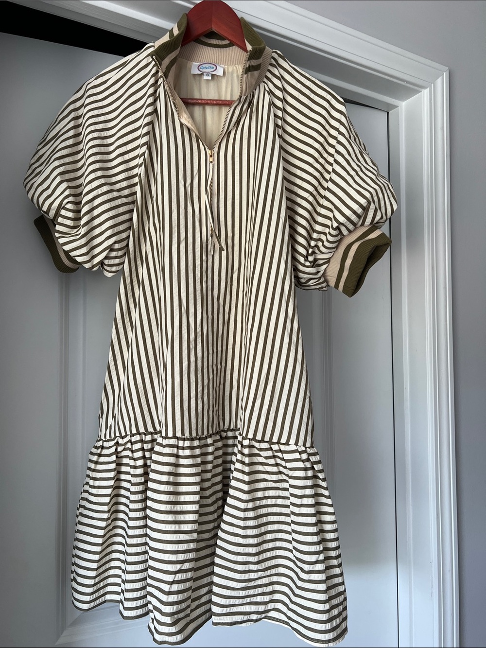 Women’s Striped Puff-Sleeve Dress in Cream and Brown